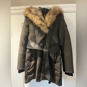 Rudsak hunter green winter coat. Size: Medium. Real fur